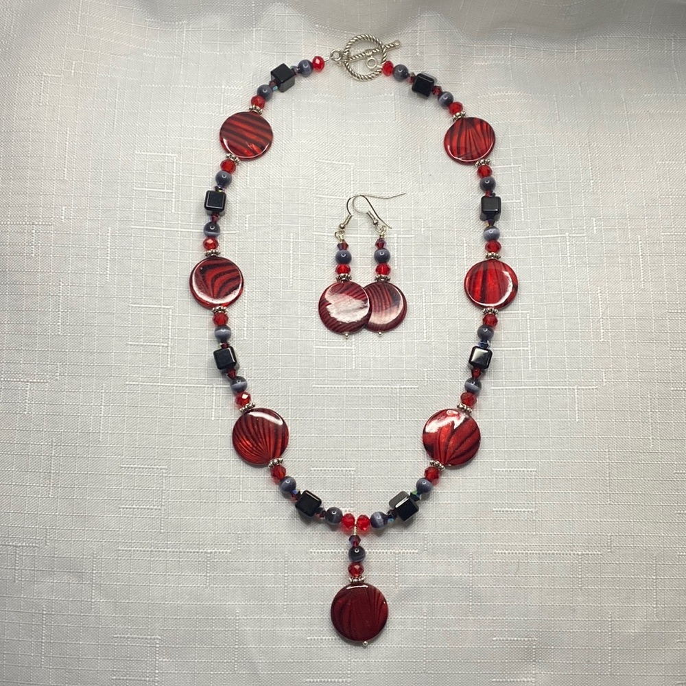 Handcrafted Red and Black Shell Necklace and Earring Set